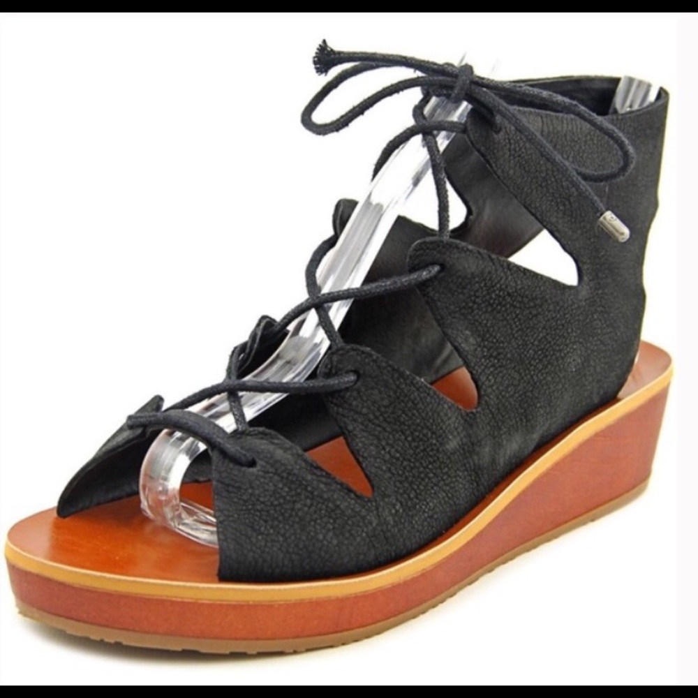 Lace-up hipsta black leather wedges!